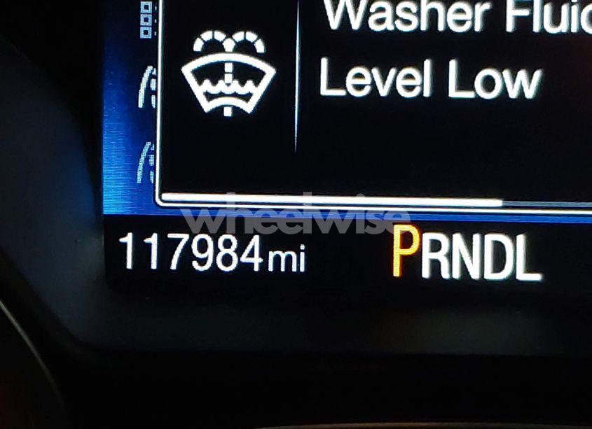 Photo 15 of 2018 Ford Focus SE (VIN 1FADP3F26JL330075)