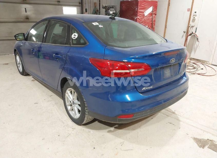 Photo 3 of 2018 Ford Focus SE (VIN 1FADP3F26JL330075)