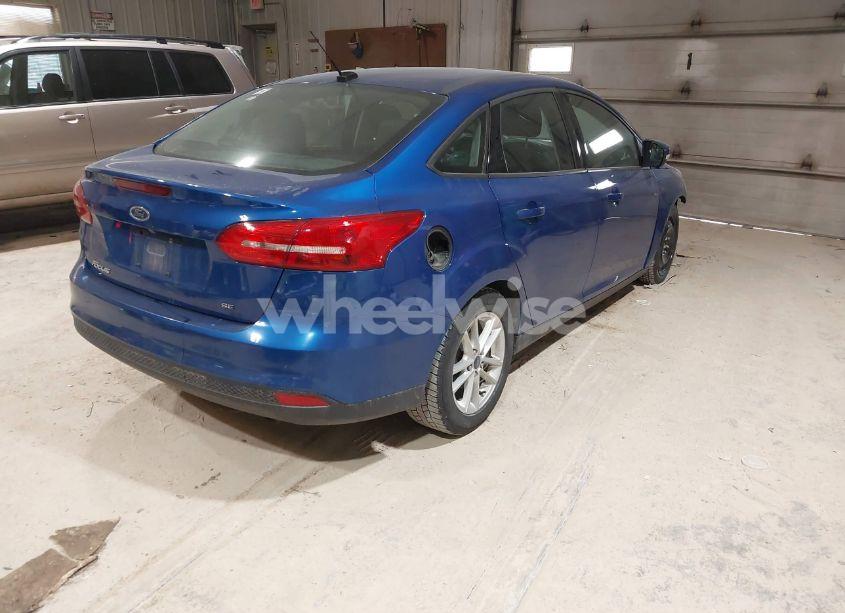 Photo 4 of 2018 Ford Focus SE (VIN 1FADP3F26JL330075)