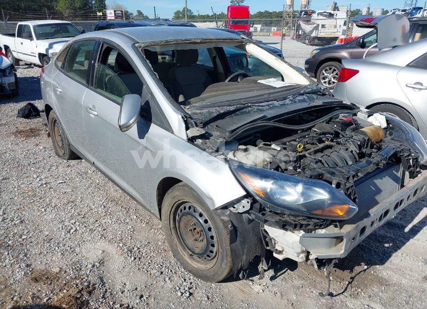 2013 Ford Focus SE (VIN 1FADP3F27DL104339) main photo