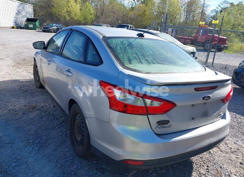 Photo 3 of 2013 Ford Focus SE (VIN 1FADP3F27DL104339)