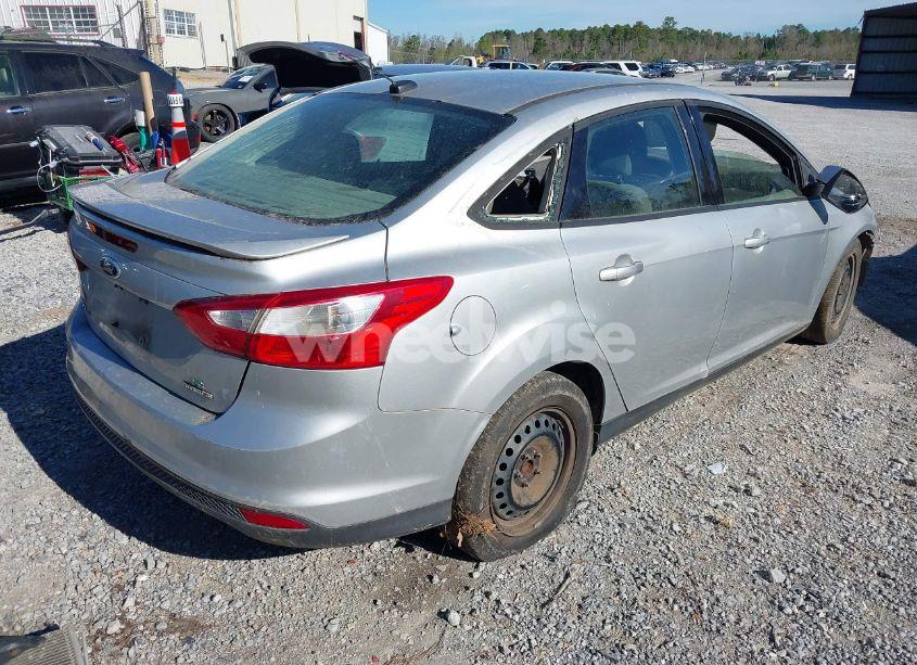 Photo 4 of 2013 Ford Focus SE (VIN 1FADP3F27DL104339)
