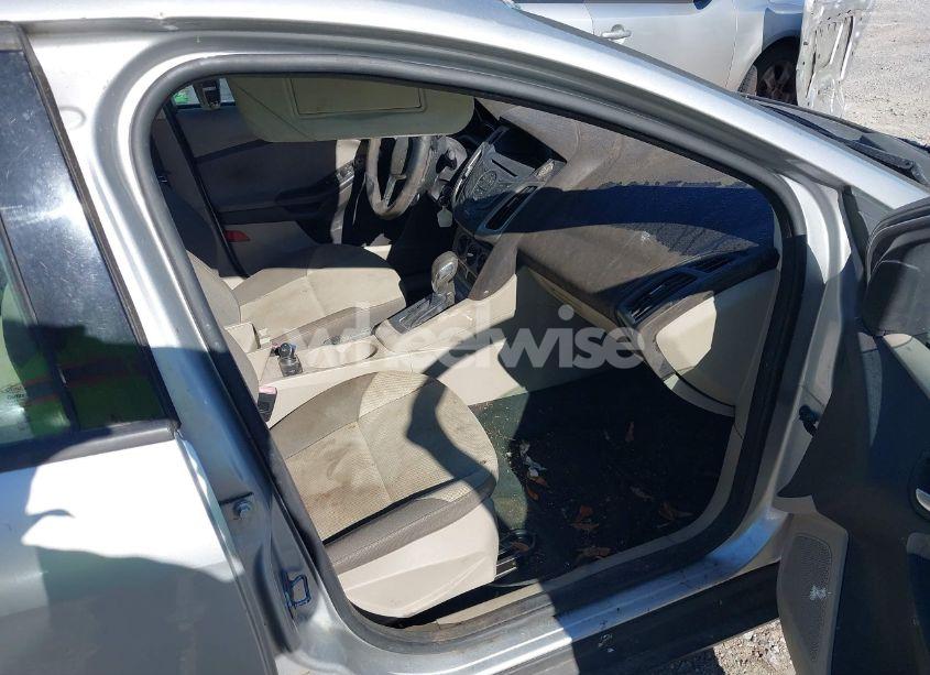 Photo 5 of 2013 Ford Focus SE (VIN 1FADP3F27DL104339)