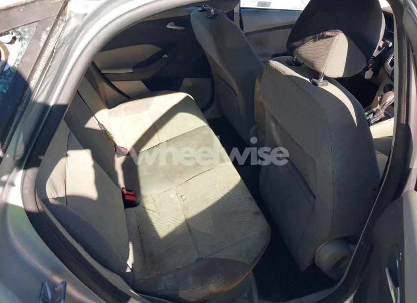 Photo 8 of 2013 Ford Focus SE (VIN 1FADP3F27DL104339)