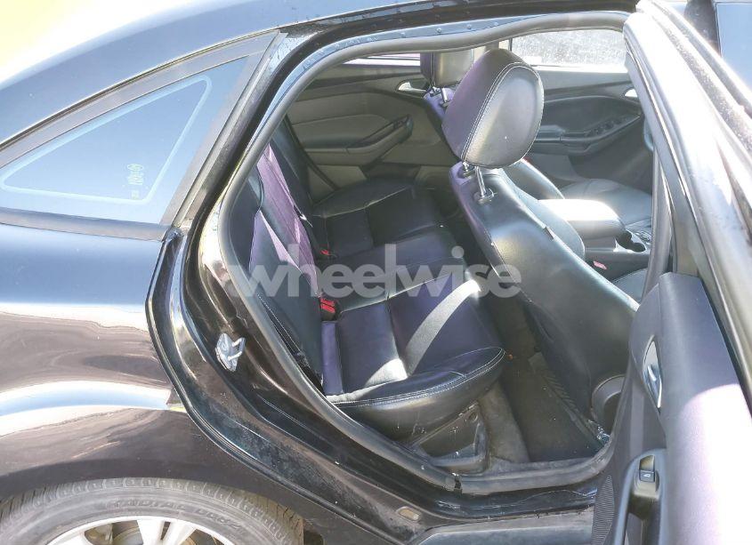 Photo 8 of 2013 Ford Focus SE (VIN 1FADP3F27DL107404)