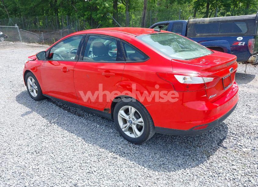 Photo 3 of 2013 Ford Focus SE (VIN 1FADP3F27DL111050)