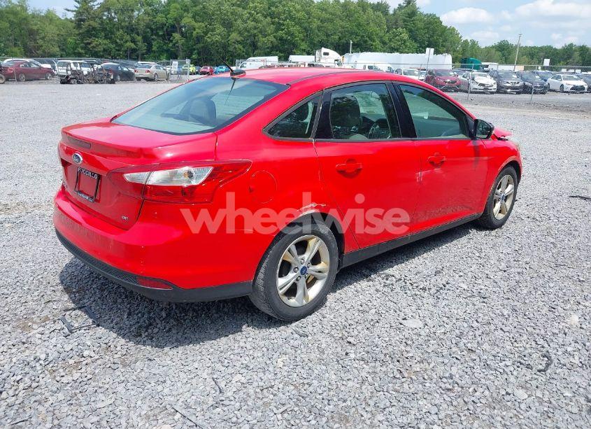 Photo 4 of 2013 Ford Focus SE (VIN 1FADP3F27DL111050)