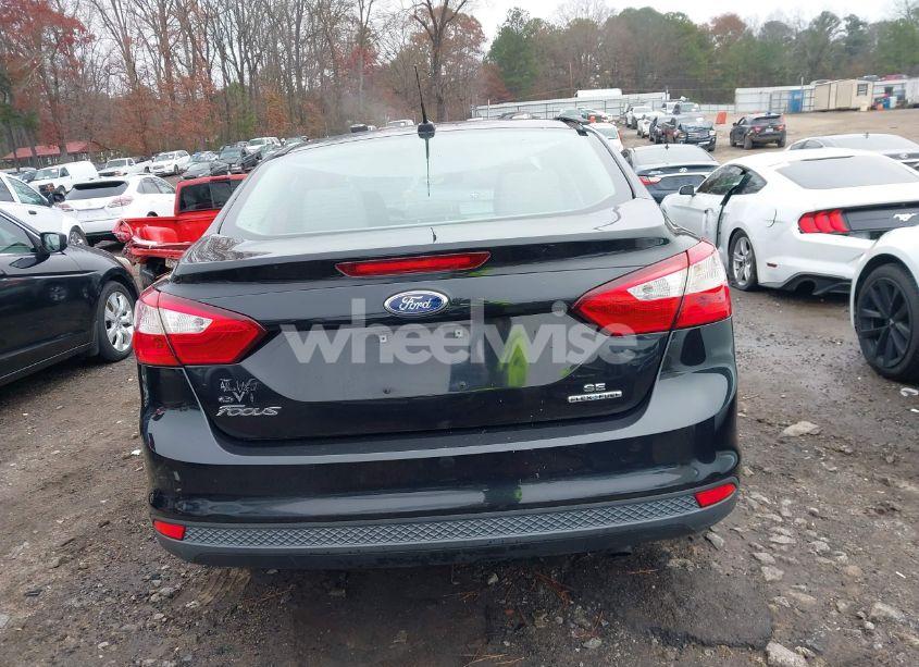 Photo 16 of 2013 Ford Focus SE (VIN 1FADP3F27DL129273)