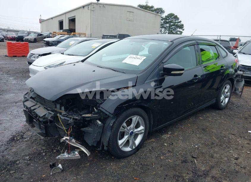 Photo 2 of 2013 Ford Focus SE (VIN 1FADP3F27DL129273)