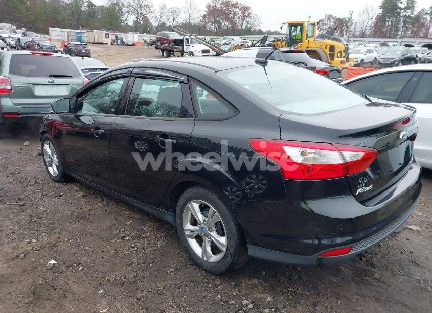 Photo 3 of 2013 Ford Focus SE (VIN 1FADP3F27DL129273)