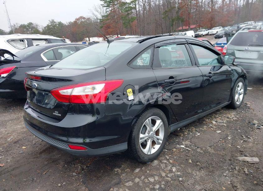 Photo 4 of 2013 Ford Focus SE (VIN 1FADP3F27DL129273)
