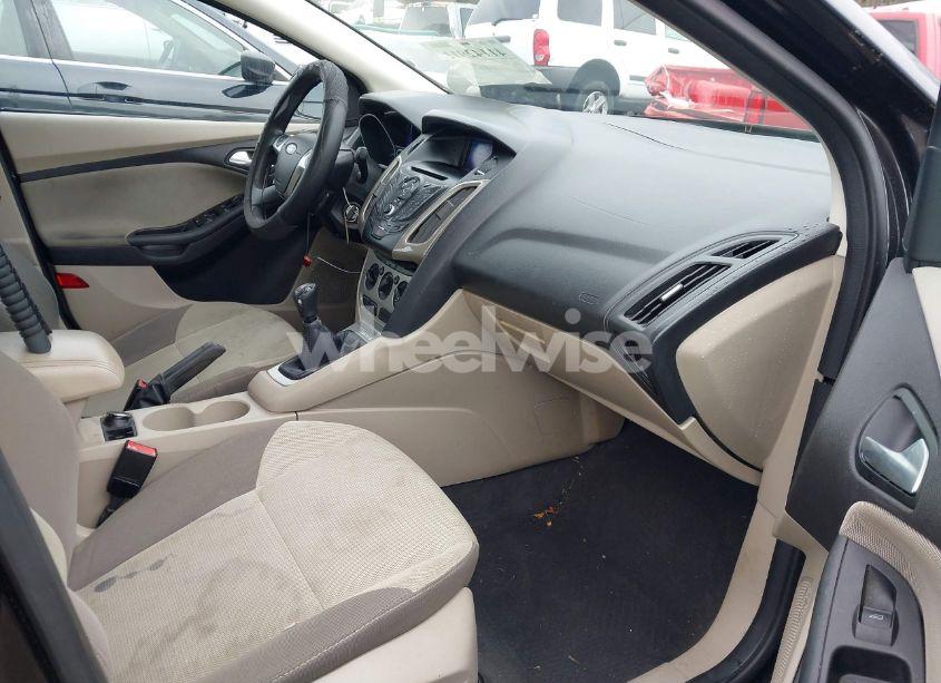 Photo 5 of 2013 Ford Focus SE (VIN 1FADP3F27DL129273)