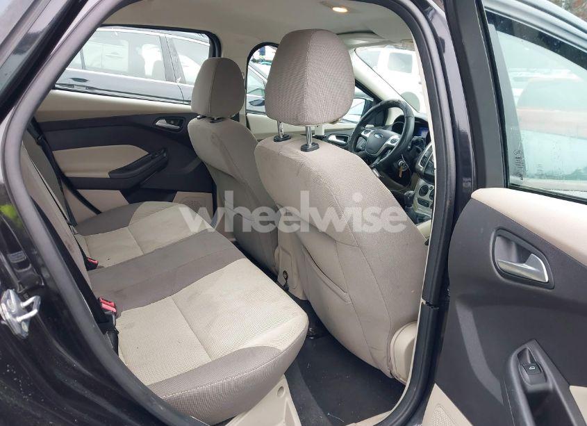 Photo 8 of 2013 Ford Focus SE (VIN 1FADP3F27DL129273)