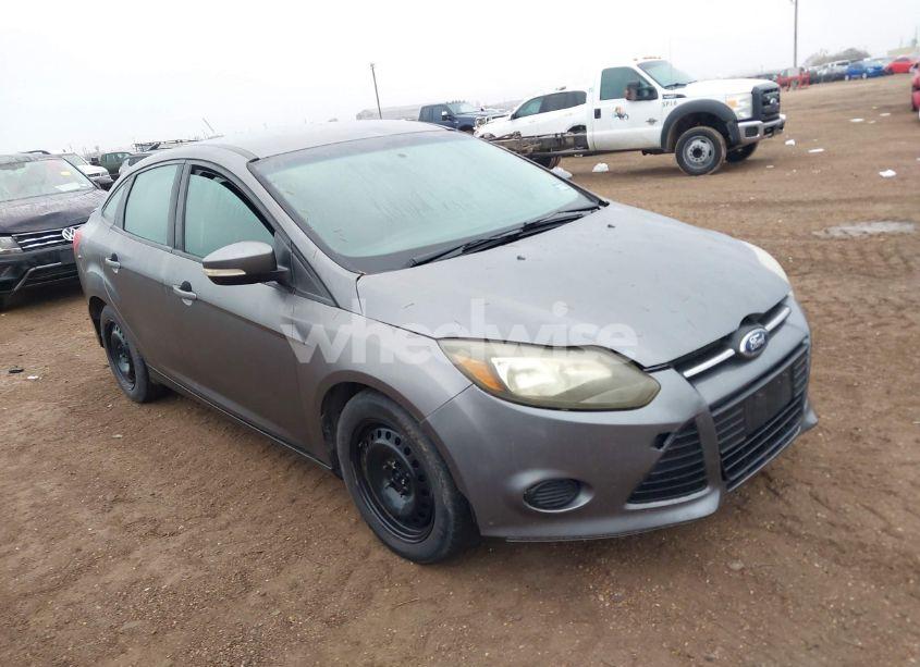 2013 Ford Focus SE (VIN 1FADP3F27DL143965) main photo