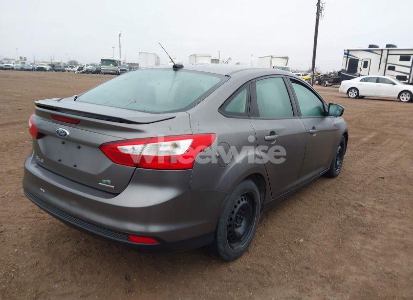 Photo 4 of 2013 Ford Focus SE (VIN 1FADP3F27DL143965)