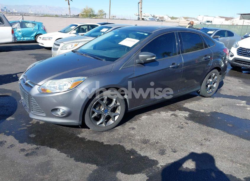 Photo 2 of 2013 Ford Focus SE (VIN 1FADP3F27DL181485)