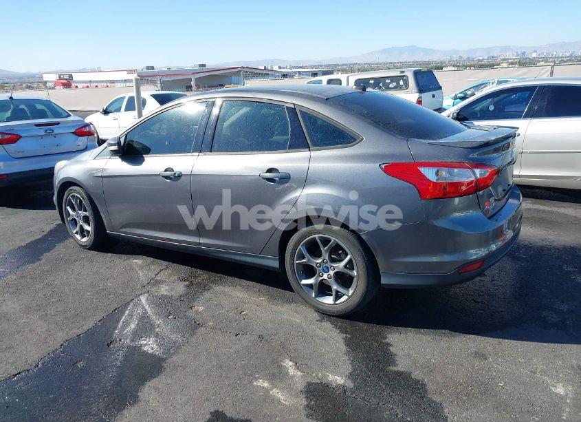 Photo 3 of 2013 Ford Focus SE (VIN 1FADP3F27DL181485)