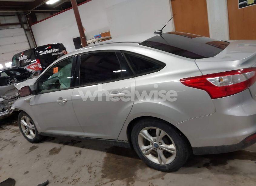Photo 13 of 2013 Ford Focus SE (VIN 1FADP3F27DL217305)