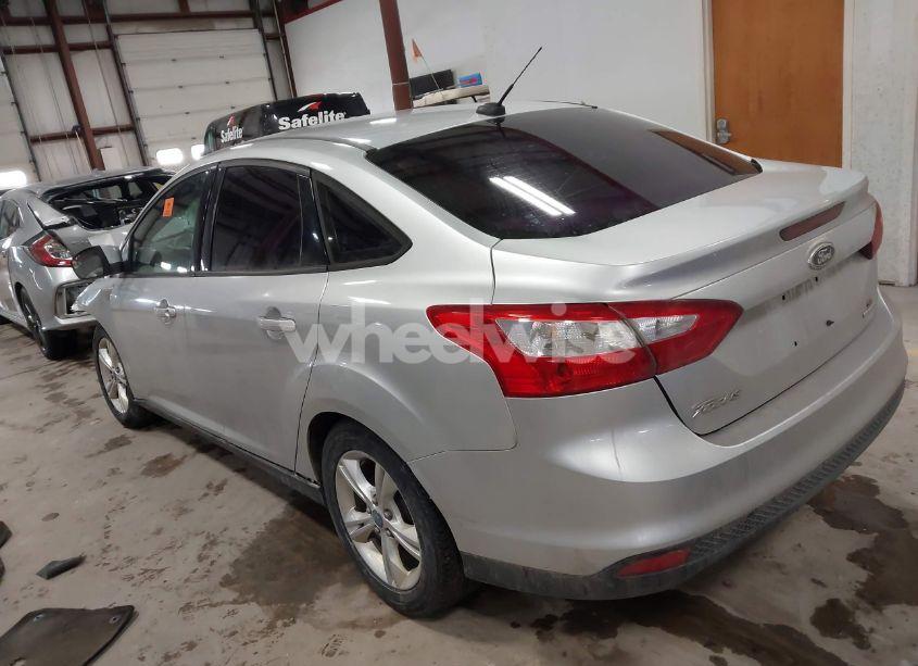 Photo 3 of 2013 Ford Focus SE (VIN 1FADP3F27DL217305)