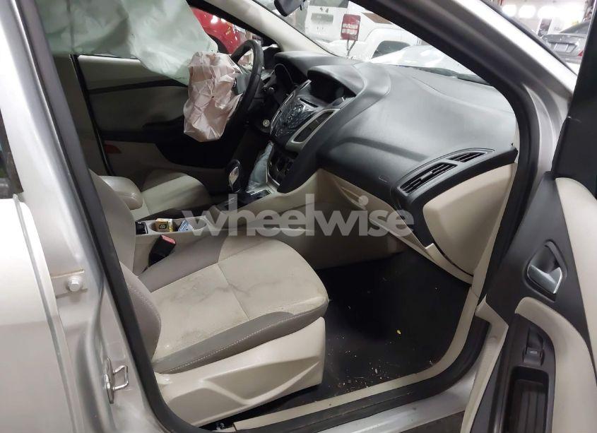 Photo 5 of 2013 Ford Focus SE (VIN 1FADP3F27DL217305)