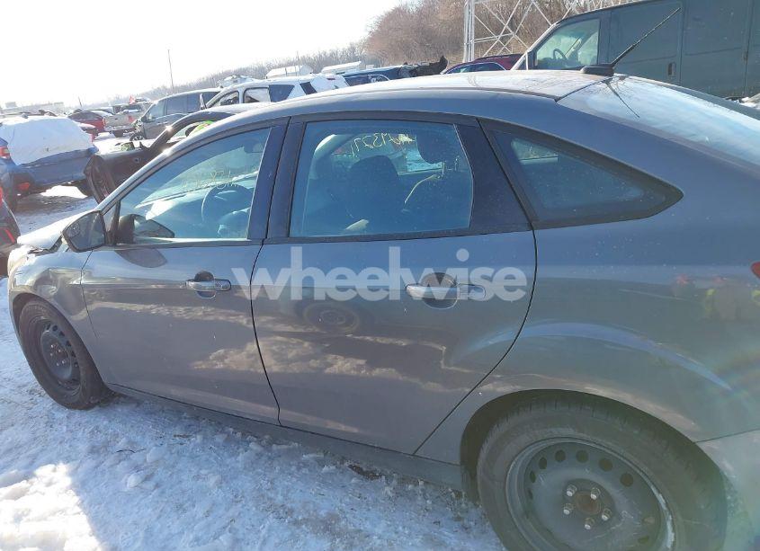 Photo 14 of 2013 Ford Focus SE (VIN 1FADP3F27DL219121)