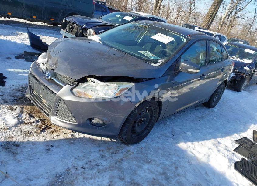 Photo 2 of 2013 Ford Focus SE (VIN 1FADP3F27DL219121)