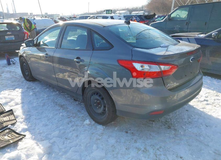 Photo 3 of 2013 Ford Focus SE (VIN 1FADP3F27DL219121)