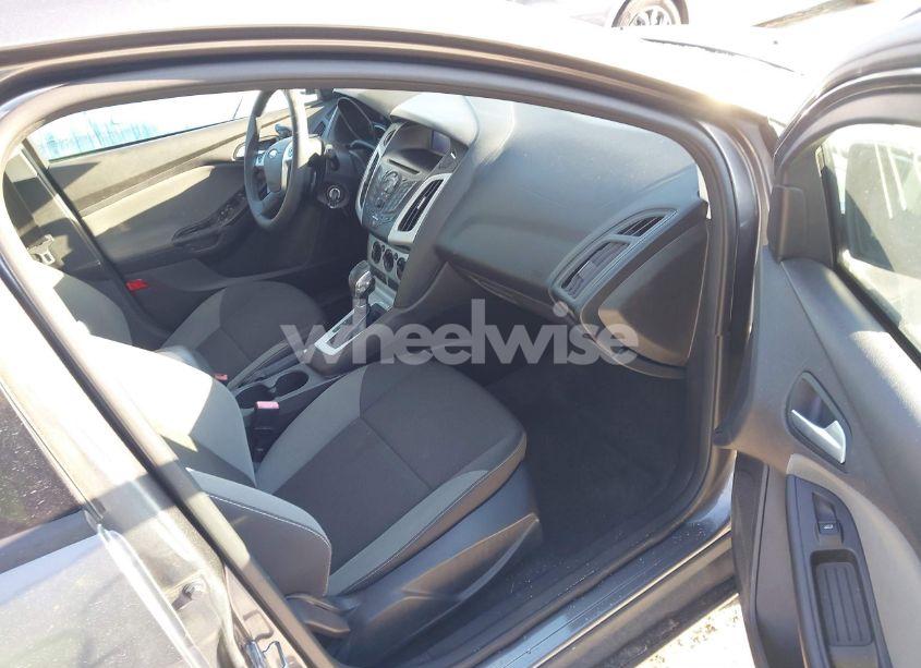 Photo 5 of 2013 Ford Focus SE (VIN 1FADP3F27DL219121)