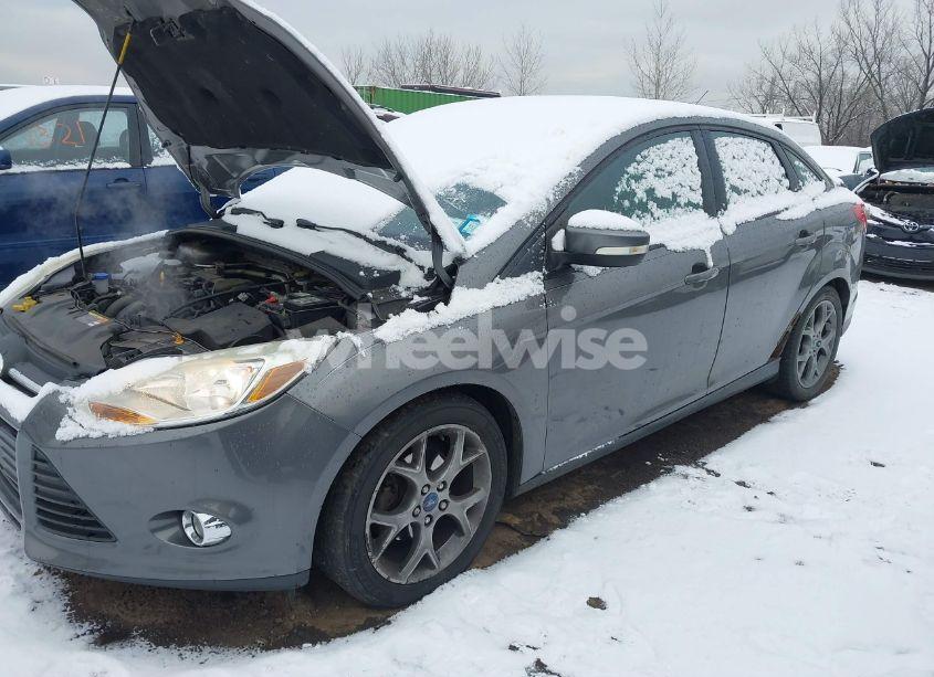 Photo 2 of 2013 Ford Focus SE (VIN 1FADP3F27DL223170)