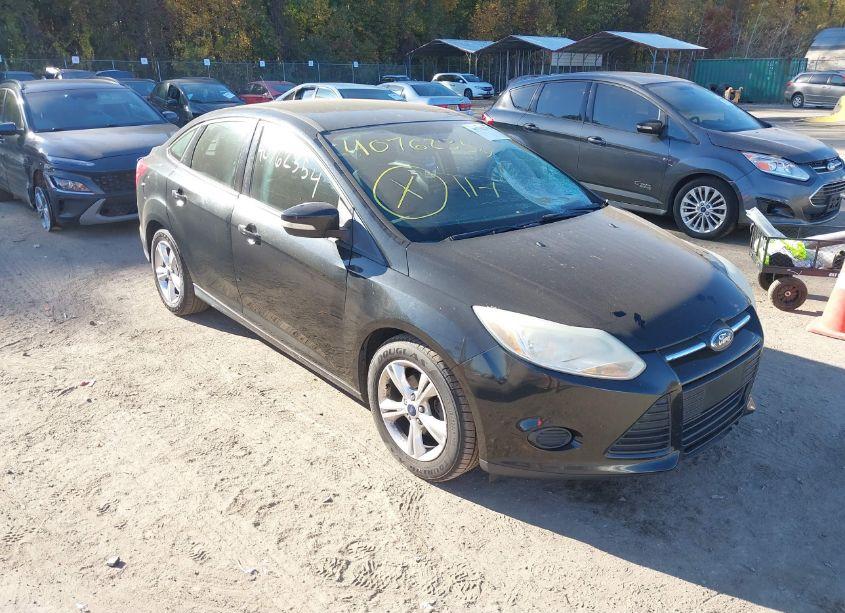 2013 Ford Focus SE (VIN 1FADP3F27DL231477) main photo