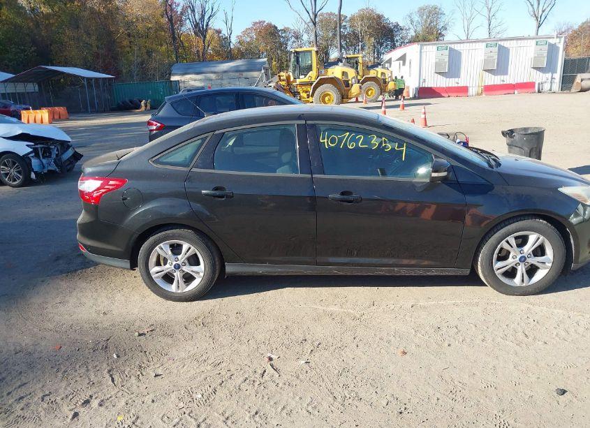 Photo 13 of 2013 Ford Focus SE (VIN 1FADP3F27DL231477)