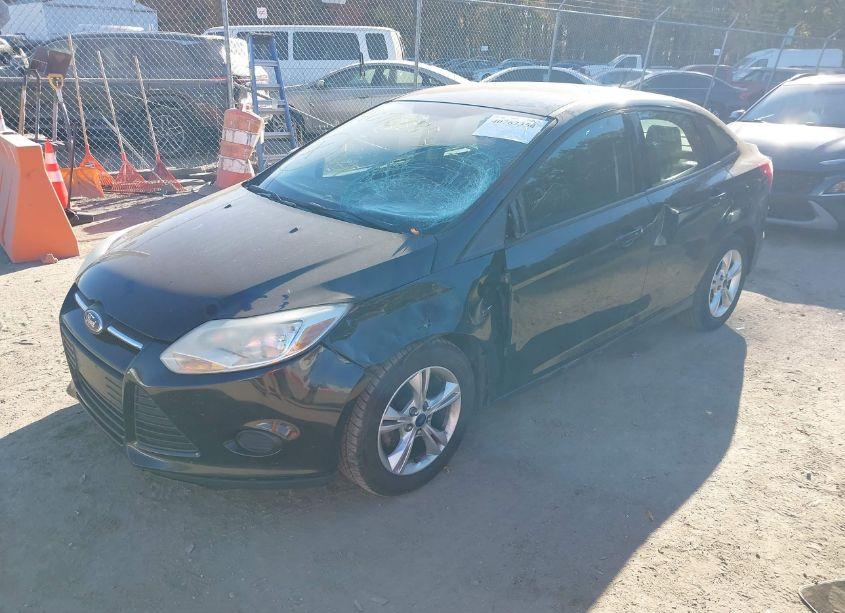 Photo 2 of 2013 Ford Focus SE (VIN 1FADP3F27DL231477)