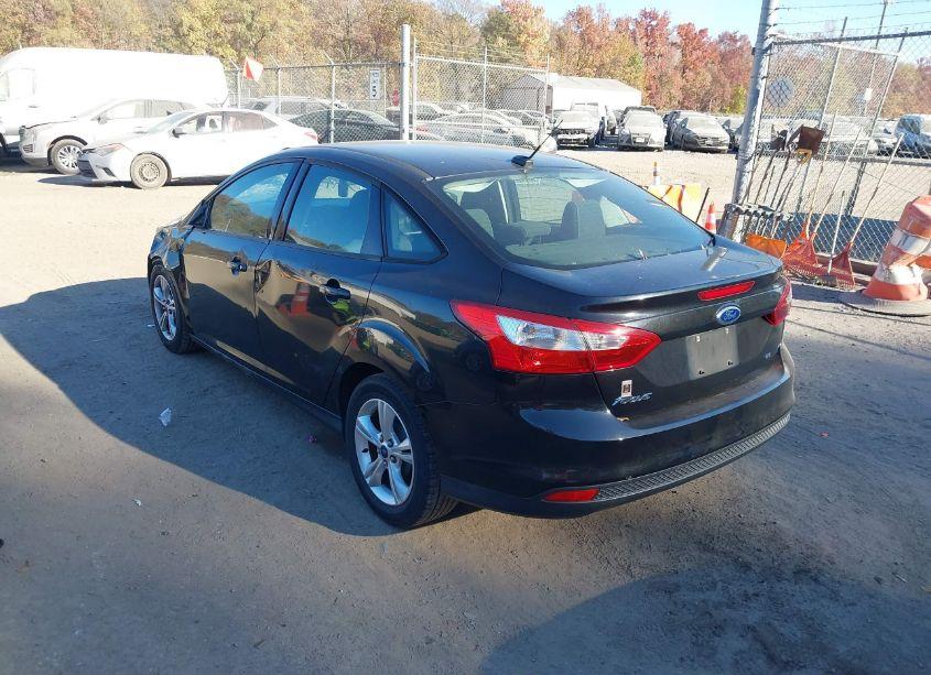 Photo 3 of 2013 Ford Focus SE (VIN 1FADP3F27DL231477)