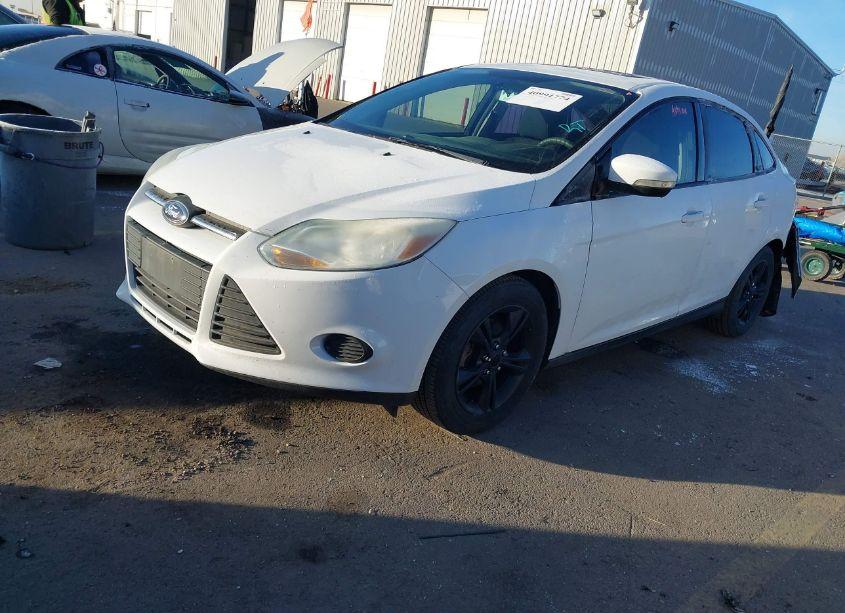 Photo 2 of 2013 Ford Focus SE (VIN 1FADP3F27DL244441)