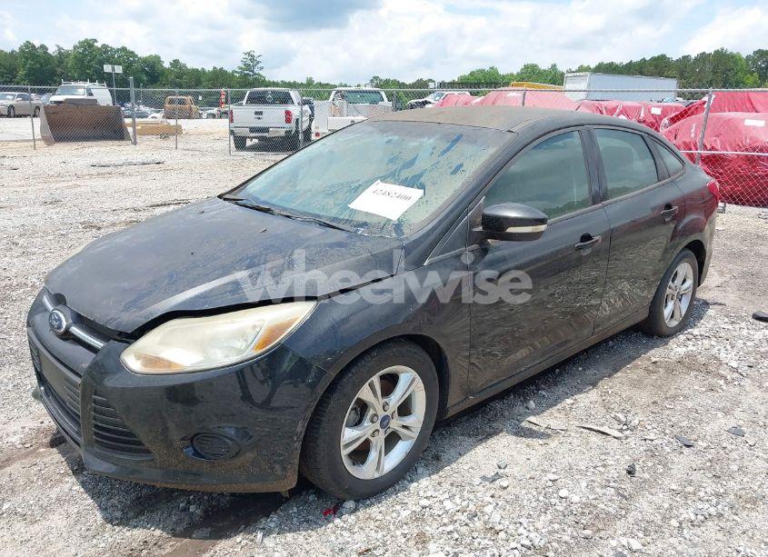 Photo 2 of 2013 Ford Focus SE (VIN 1FADP3F27DL278668)