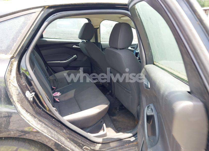 Photo 8 of 2013 Ford Focus SE (VIN 1FADP3F27DL278668)