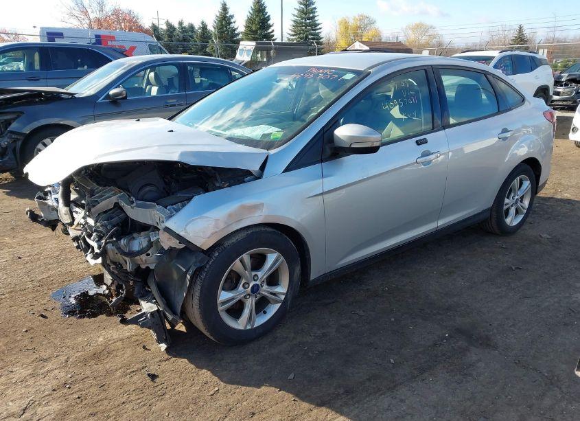 Photo 2 of 2013 Ford Focus SE (VIN 1FADP3F27DL306713)