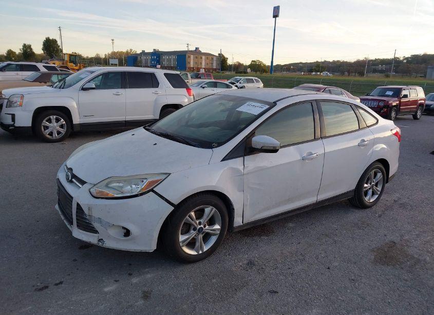 Photo 2 of 2013 Ford Focus SE (VIN 1FADP3F27DL312673)