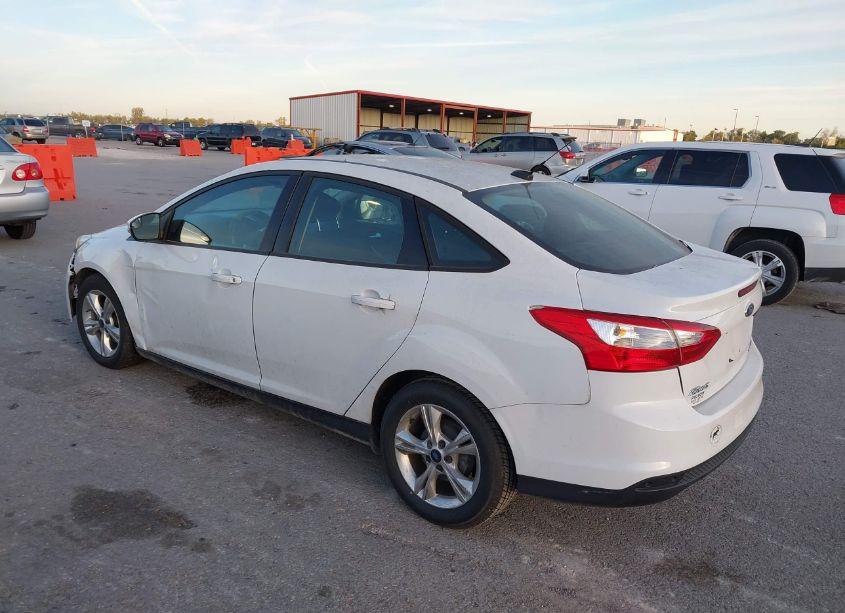 Photo 3 of 2013 Ford Focus SE (VIN 1FADP3F27DL312673)