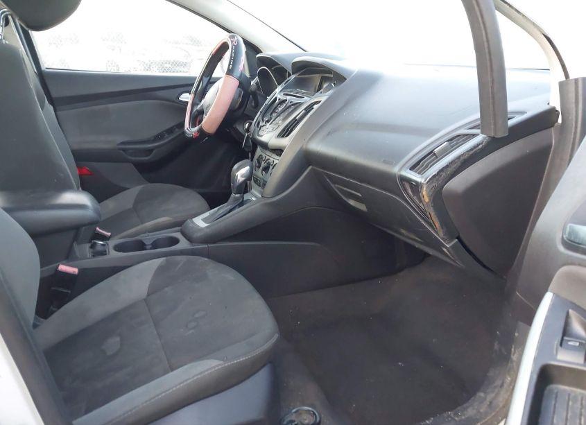 Photo 5 of 2013 Ford Focus SE (VIN 1FADP3F27DL312673)