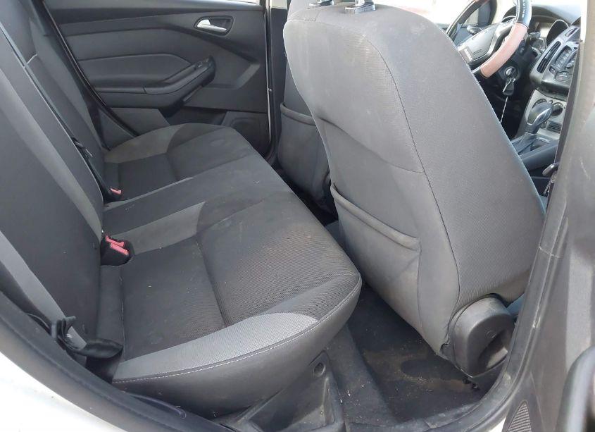 Photo 8 of 2013 Ford Focus SE (VIN 1FADP3F27DL312673)