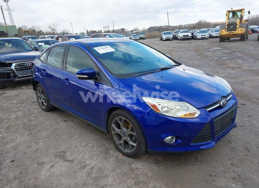 2013 Ford Focus SE (VIN 1FADP3F27DL320370) main photo