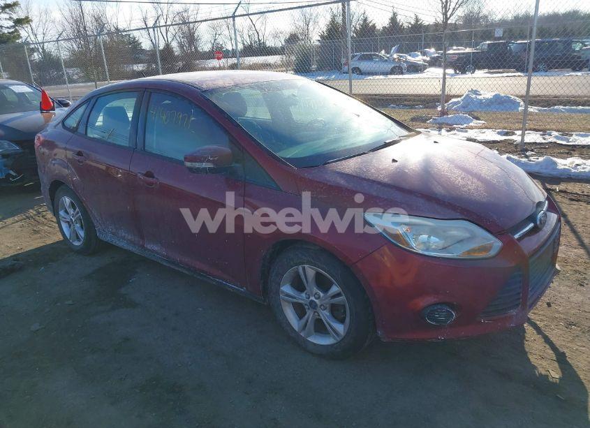 2013 Ford Focus SE (VIN 1FADP3F27DL327111) main photo
