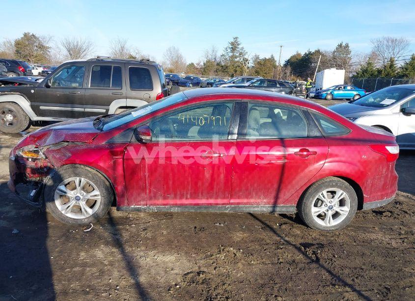 Photo 14 of 2013 Ford Focus SE (VIN 1FADP3F27DL327111)