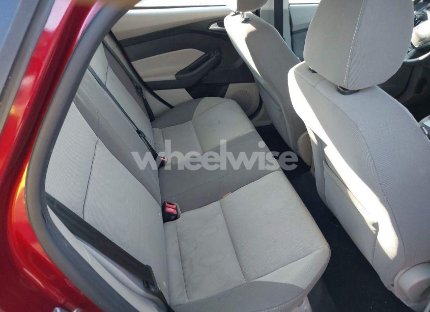 Photo 8 of 2013 Ford Focus SE (VIN 1FADP3F27DL327111)