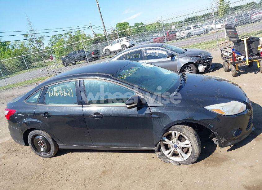 Photo 14 of 2013 Ford Focus SE (VIN 1FADP3F27DL330672)