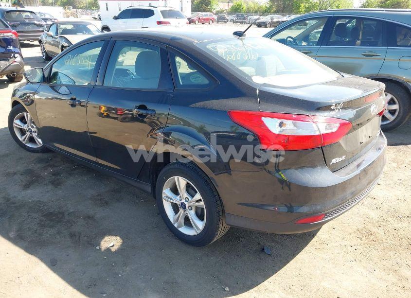 Photo 3 of 2013 Ford Focus SE (VIN 1FADP3F27DL330672)
