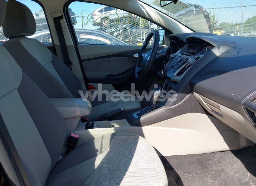 Photo 5 of 2013 Ford Focus SE (VIN 1FADP3F27DL330672)