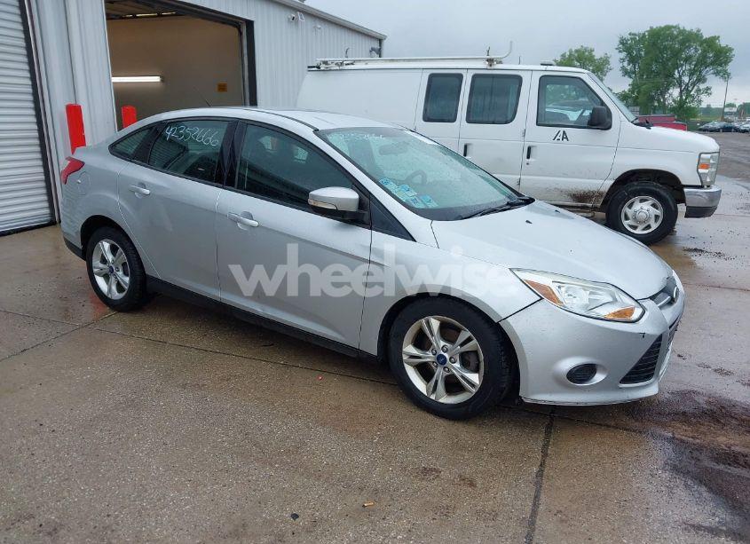 2013 Ford Focus SE (VIN 1FADP3F27DL332048) main photo