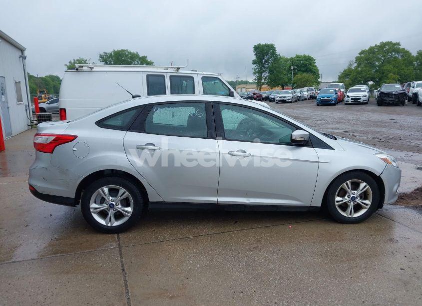 Photo 13 of 2013 Ford Focus SE (VIN 1FADP3F27DL332048)
